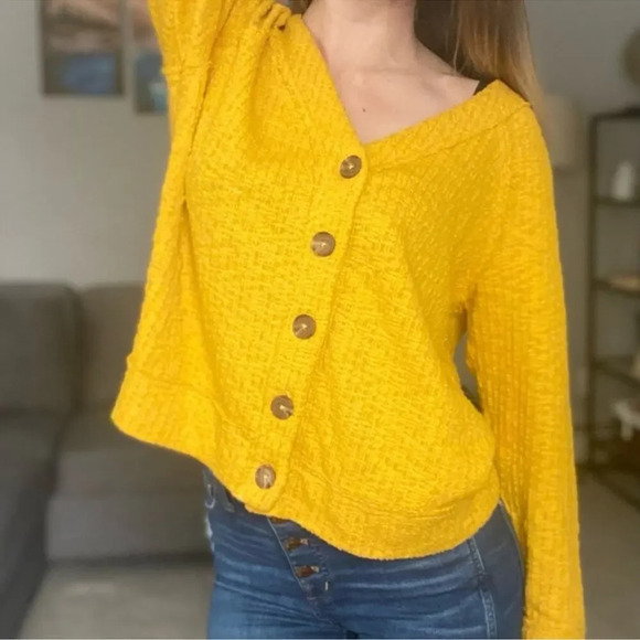 Two by Vince Camuto Yellow Long Sleeve Button Down Cardigan Sweater Medium - Picture 1 of 5